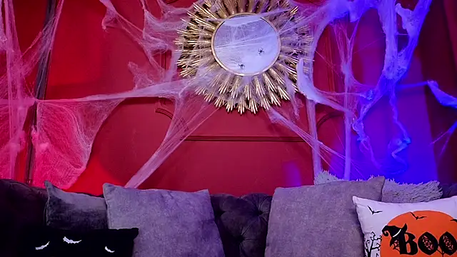 Snapshot of Julieta_Russell chatting on October 15, 2025, 1:30 pm Julieta Russell online show from October 15, 2025, 1:30 pm