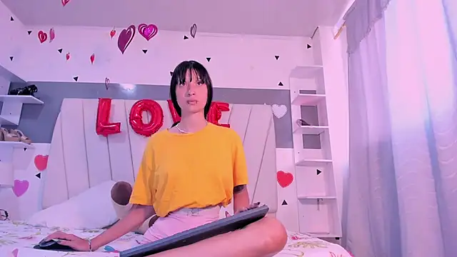 laurem-paulette online show from February 27, 2025, 4:21 pm
