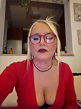 Snapshot of kikkastar chatting on November 9, 2025, 8:57 pm kikkastar online show from November 9, 2025, 8:57 pm