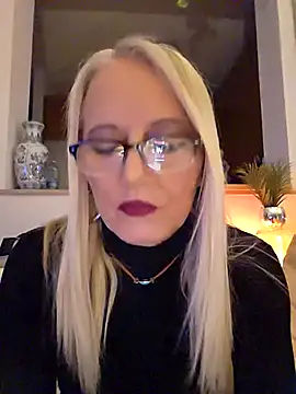 kikkastar online show from March 12, 2026, 8:57 pm