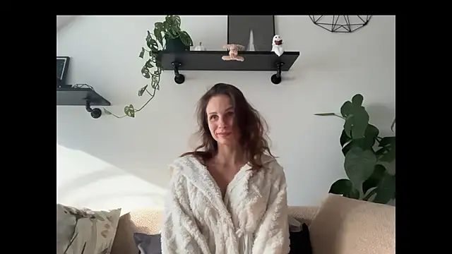Mary Wet online show from May 12, 2026, 3:51 pm