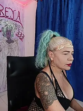 freyadevil333 online show from May 7, 2026, 12:26 am