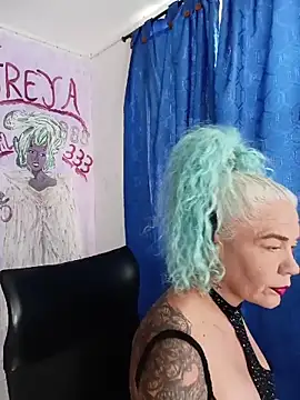 freyadevil333 online show from April 29, 2026, 9:54 pm
