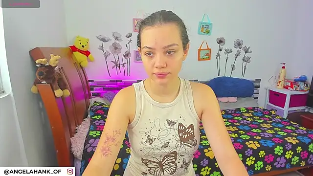 Snapshot of Angela_hank2 chatting on April 17, 2026, 1:25 pm Angela hank2 online show from April 17, 2026, 1:25 pm