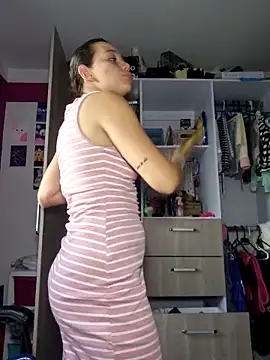 Snapshot of Angela_hank2 chatting on November 28, 2025, 12:27 pm Angela hank2 online show from November 28, 2025, 12:27 pm