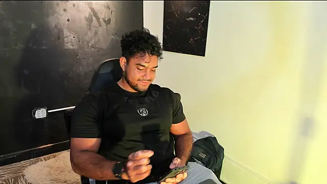 Big furry bear13 online show from February 19, 2026, 6:10 am