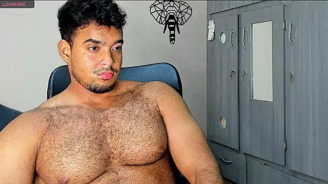 Big furry bear13 online show from January 17, 2025, 8:24 am