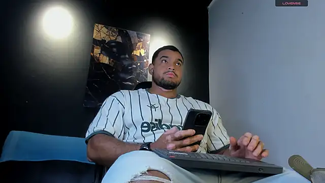 Snapshot of Big_furry_bear13 chatting on June 19, 2026, 4:40 am Big furry bear13 online show from June 19, 2026, 4:40 am