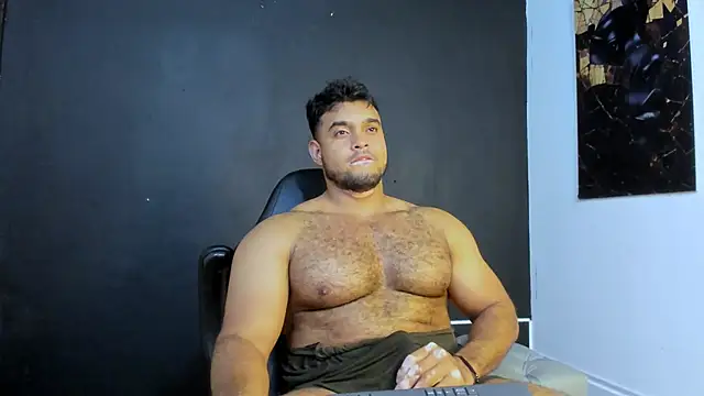 Big furry bear13 online show from May 5, 2026, 7:06 pm