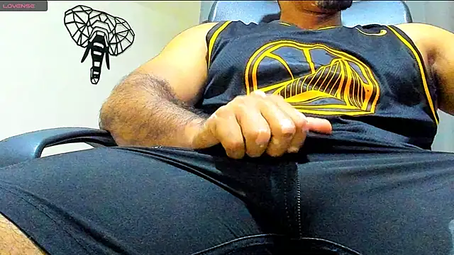 Big furry bear13 online show from January 3, 2025, 6:55 am