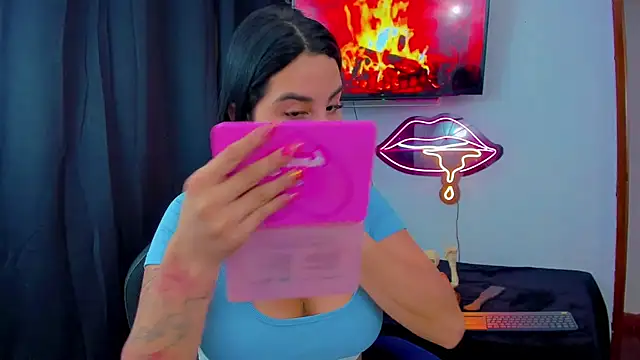 sunshine uwu22 online show from March 12, 2026, 7:18 pm