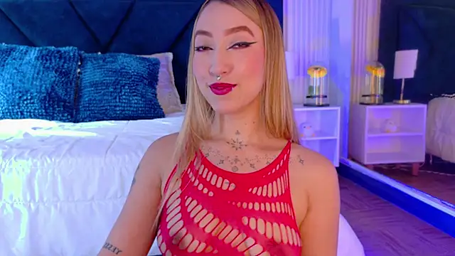 MollyCruz online show from May 3, 2026, 12:31 pm
