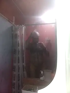 Snapshot of Pela1984 chatting on October 29, 2025, 3:05 am Pela1984 online show from October 29, 2025, 3:05 am