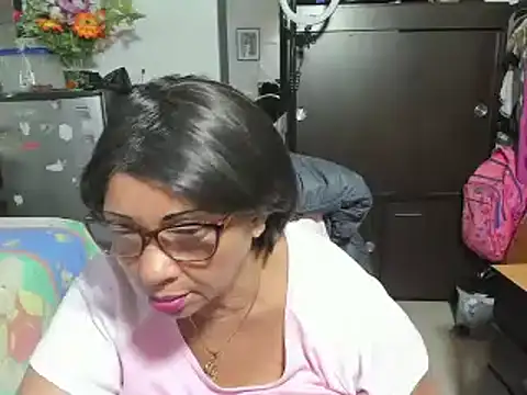 Snapshot of Mrs_mommy_ chatting on October 23, 2025, 2:49 pm Mrs mommy online show from October 23, 2025, 2:49 pm