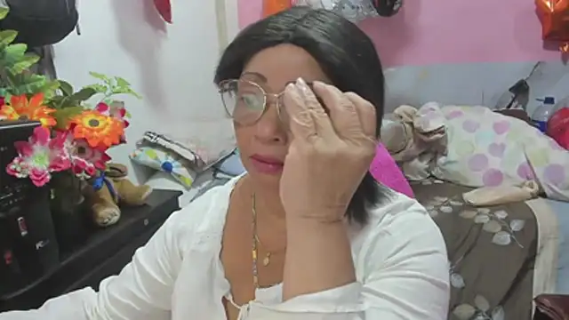 Snapshot of Mrs_mommy_ chatting on July 12, 2026, 8:53 pm Mrs mommy online show from July 12, 2026, 8:53 pm