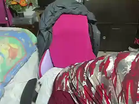 Snapshot of Mrs_mommy_ chatting on October 14, 2025, 9:47 pm Mrs mommy online show from October 14, 2025, 9:47 pm