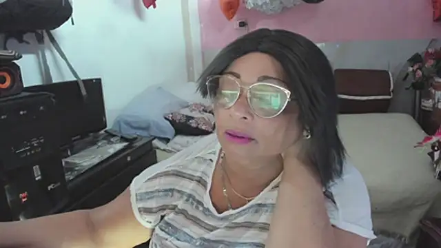 Snapshot of Mrs_mommy_ chatting on July 21, 2026, 8:21 pm Mrs mommy online show from July 21, 2026, 8:21 pm