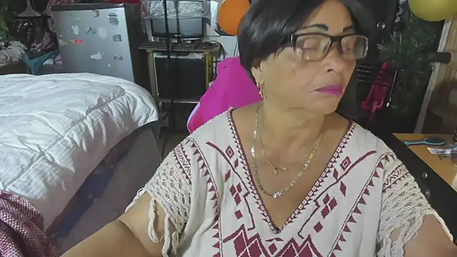 Snapshot of Mrs_mommy_ chatting on November 12, 2025, 7:18 pm Mrs mommy online show from November 12, 2025, 7:18 pm