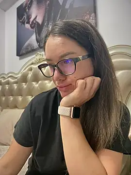 Snapshot of HotXMom chatting on June 12, 2026, 6:22 am HotXMom online show from June 12, 2026, 6:22 am