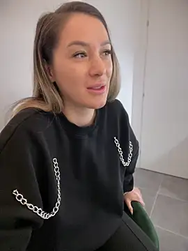 HotXMom online show from February 24, 2025, 4:38 am