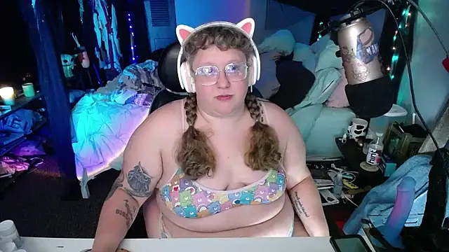 Snapshot of FatVeronica chatting on January 12, 2025, 6:17 am FatVeronica online show from January 12, 2025, 6:17 am