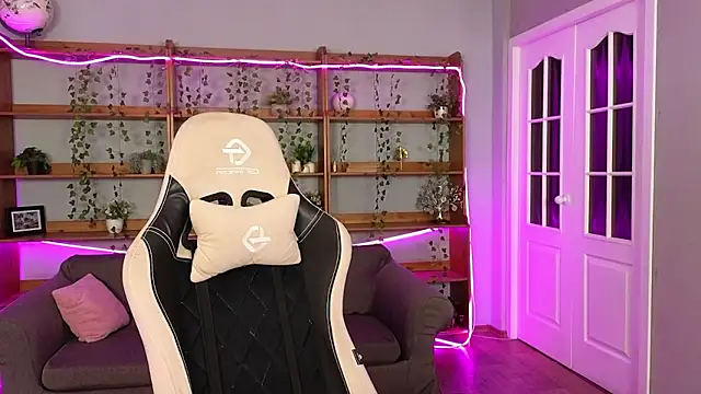 Snapshot of Ksuhesa chatting on February 23, 2026, 8:04 am Ksuhesa online show from February 23, 2026, 8:04 am