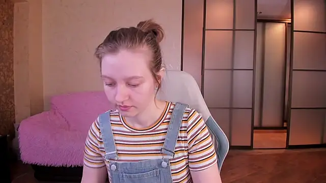 Snapshot of Ksuhesa chatting on March 21, 2026, 1:07 am Ksuhesa online show from March 21, 2026, 1:07 am