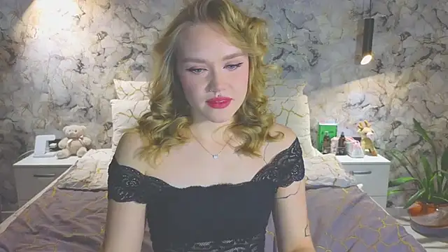 Snapshot of Aurora_Golden1 chatting on December 1, 2025, 5:47 pm Aurora Golden1 online show from December 1, 2025, 5:47 pm