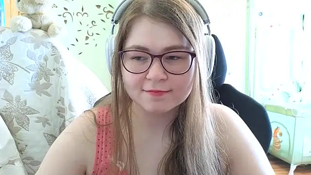 Snapshot of LucyZeph chatting on September 9, 2025, 11:41 am LucyZeph online show from September 9, 2025, 11:41 am