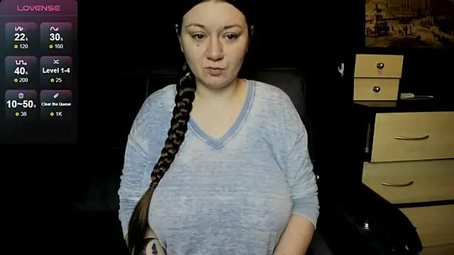 Snapshot of AlisaBacker chatting on May 1, 2026, 6:46 pm AlisaBacker online show from May 1, 2026, 6:46 pm