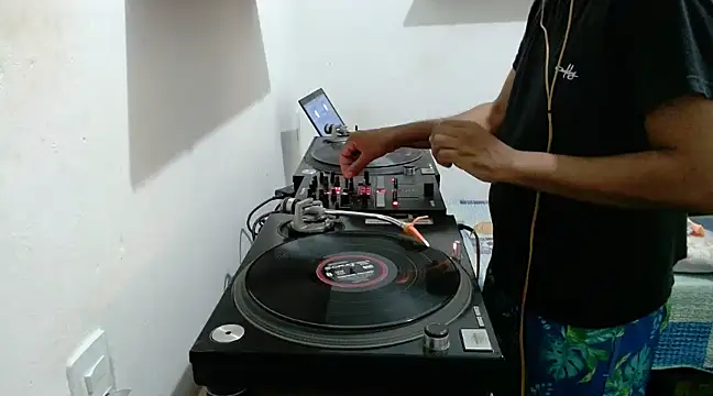 O PanteraNegra Camboy online show from February 9, 2025, 12:06 am