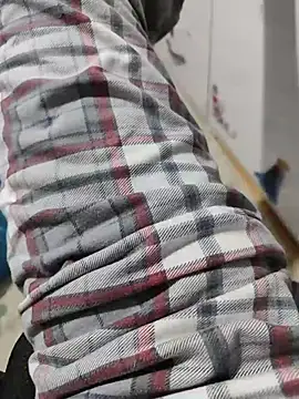 Snapshot of ertance40 chatting on December 13, 2025, 8:04 pm ertance40 online show from December 13, 2025, 8:04 pm