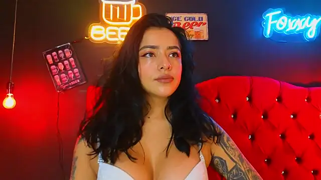 Snapshot of foxxy_nasty chatting on February 23, 2025, 2:14 pm foxxy nasty online show from February 23, 2025, 2:14 pm