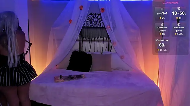 Snapshot of kristen_kassi chatting on October 31, 2025, 12:02 pm kristen kassi online show from October 31, 2025, 12:02 pm