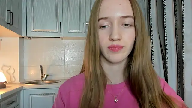 Snapshot of leslie_my_lovee chatting on November 14, 2025, 8:01 pm leslie my lovee online show from November 14, 2025, 8:01 pm