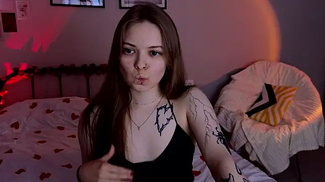 Snapshot of doll_lol_ chatting on April 22, 2026, 7:09 pm doll lol online show from April 22, 2026, 7:09 pm