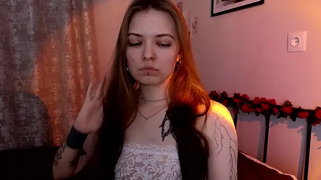 Snapshot of doll_lol_ chatting on March 31, 2026, 5:04 pm doll lol online show from March 31, 2026, 5:04 pm