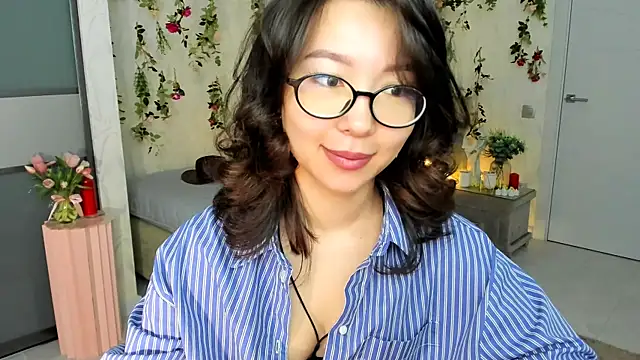 AgnieszkaBanana online show from May 6, 2026, 4:05 am