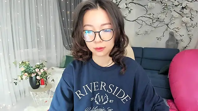 AgnieszkaBanana online show from February 24, 2026, 4:02 am