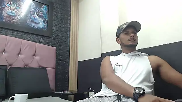 Snapshot of Chris_Dick23 chatting on October 16, 2025, 5:16 am Chris Dick23 online show from October 16, 2025, 5:16 am