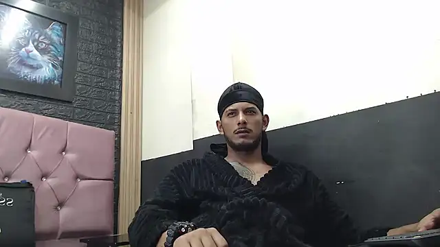 Snapshot of Chris_Dick23 chatting on October 21, 2025, 4:01 am Chris Dick23 online show from October 21, 2025, 4:01 am