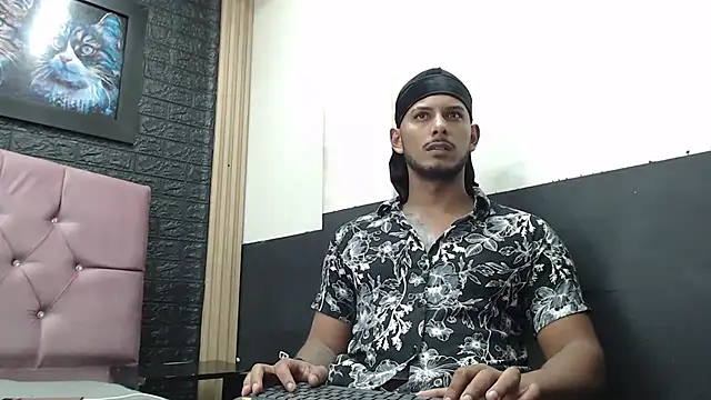 Snapshot of Chris_Dick23 chatting on October 17, 2025, 4:38 am Chris Dick23 online show from October 17, 2025, 4:38 am