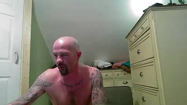 Snapshot of Kinkster615 chatting on February 14, 2025, 5:51 am Kinkster615 online show from February 14, 2025, 5:51 am