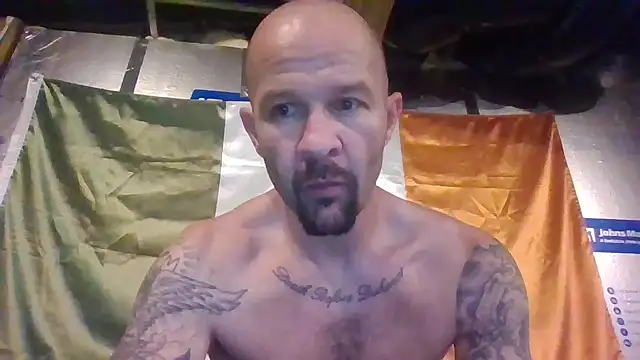 Snapshot of Kinkster615 chatting on March 22, 2025, 5:17 am Kinkster615 online show from March 22, 2025, 5:17 am