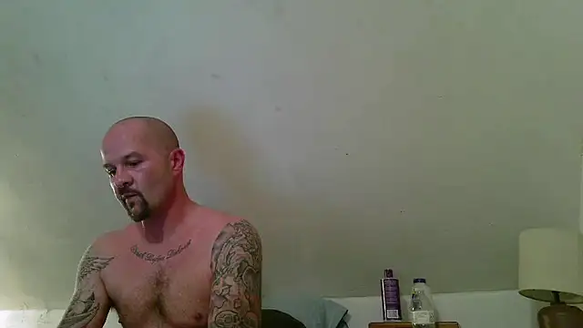 Snapshot of Kinkster615 chatting on March 12, 2025, 7:24 am Kinkster615 online show from March 12, 2025, 7:24 am