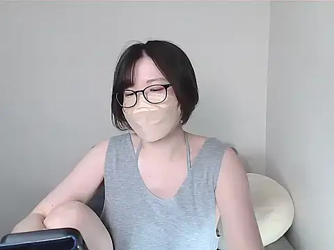 Snapshot of _NOA-chan_ chatting on September 20, 2025, 3:17 pm NOA-chan online show from September 20, 2025, 3:17 pm