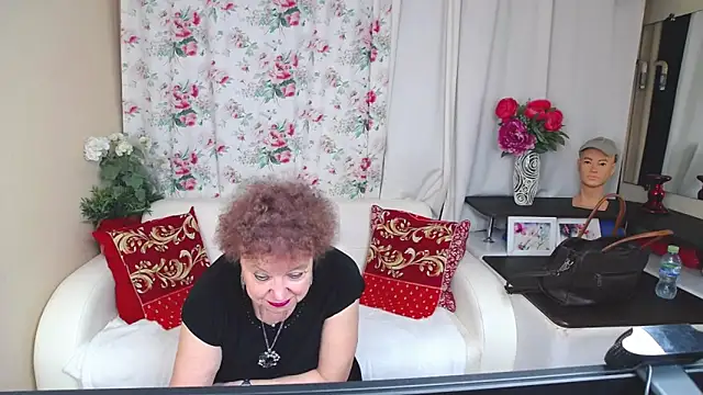 Snapshot of YourHotGranny chatting on June 16, 2026, 10:26 am YourHotGranny online show from June 16, 2026, 10:26 am