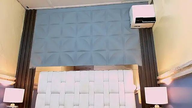 Nicole Ramires online show from October 21, 2025, 4:06 pm