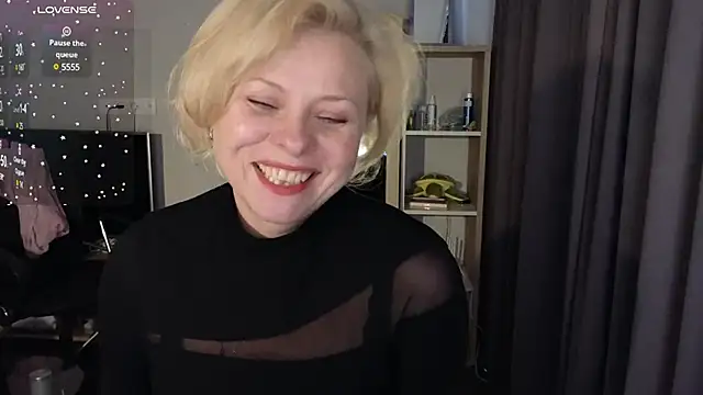 Snapshot of Gray_swann chatting on February 10, 2025, 12:39 pm Gray swann online show from February 10, 2025, 12:39 pm