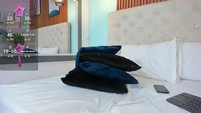 NicolleeEvanss online show from February 16, 2025, 3:38 pm